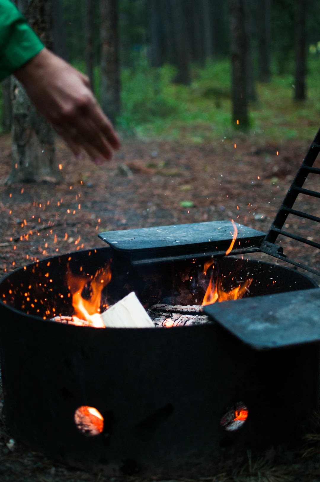 Enhance Your Garden with Stunning Fire Pit Integration