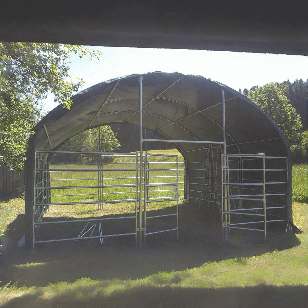 Chery Industrial 13' x 13' Livestock Corral Shelter with front door