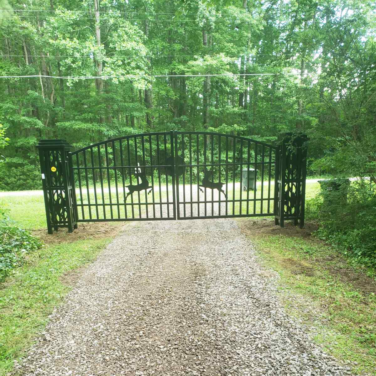 Chery Industrial 20x8 ft Dual Swing Driveway Gate with Ornamental Posts