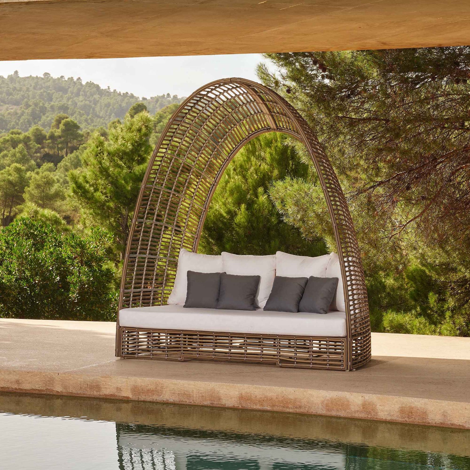 Skyline Design Ruby Daybed with Sunbrella Cushion