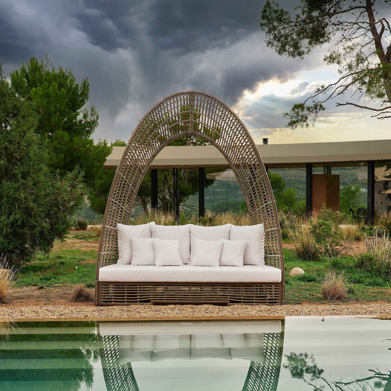 Skyline Design Ruby Daybed with Sunbrella Cushion
