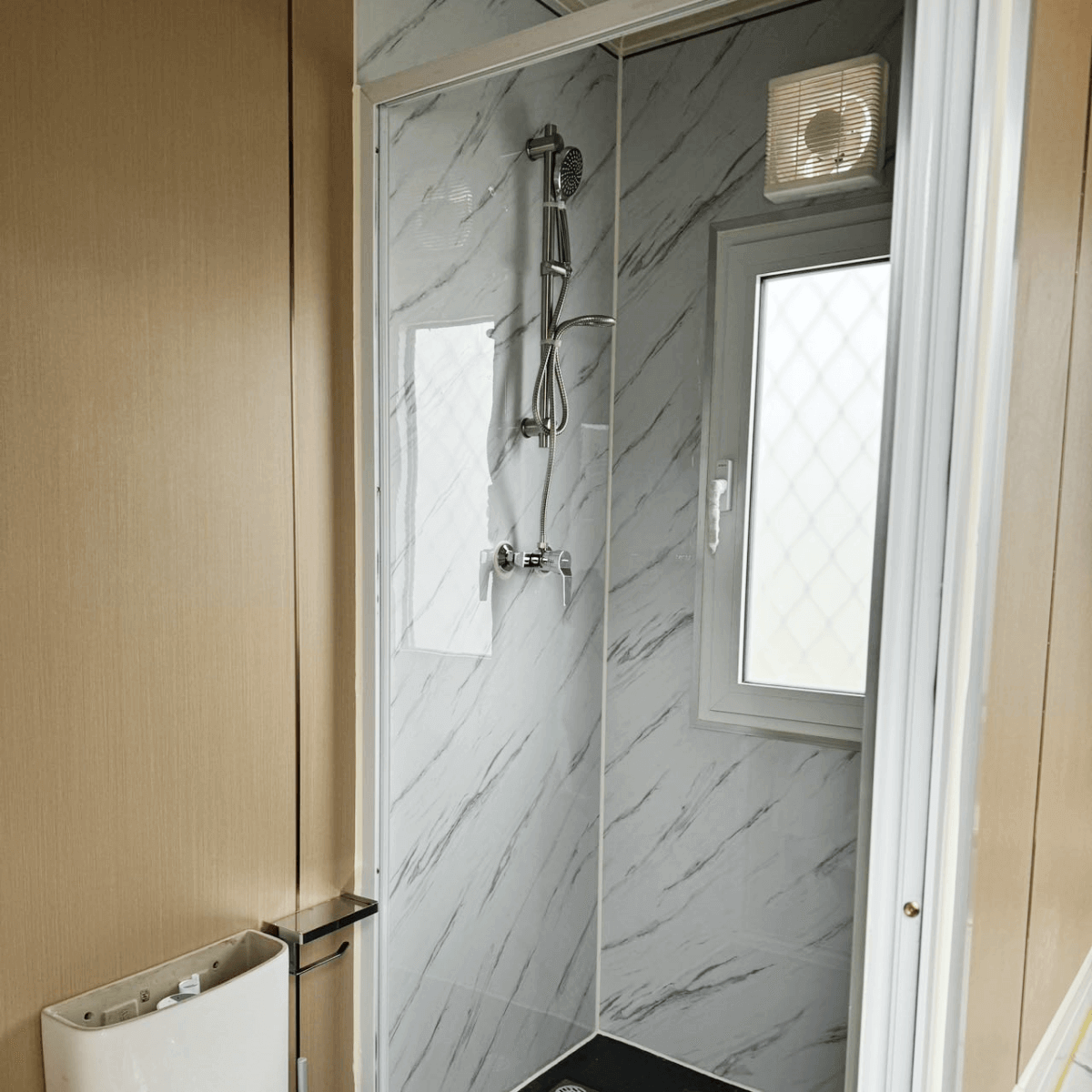 40ft Container House with 2 Bathroom