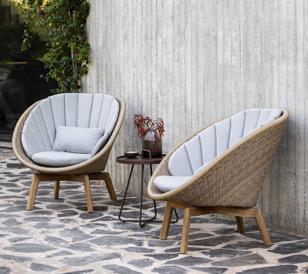 Peacock Outdoor Lounge Chair 5458RODGT-5458YS92