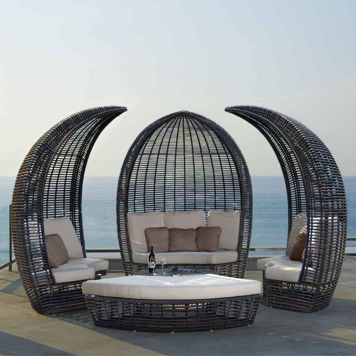 Skyline Design Halo Daybed with Sunbrella Cushions