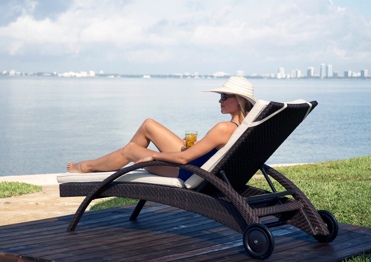 Atlantis Chaise Lounge
