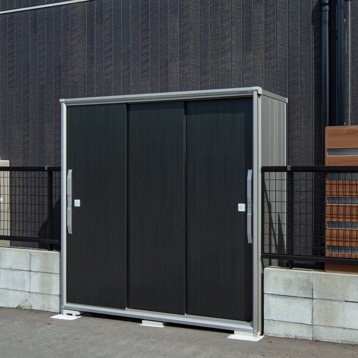 Premium Outdoor Small Shed ESF Galvanized Steel Storage Shed