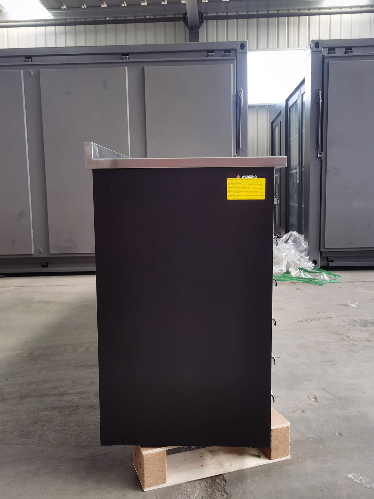 Chery Industrial Steelman 10’ Storage Cabinet with Workbench, 30 Drawers WW000188