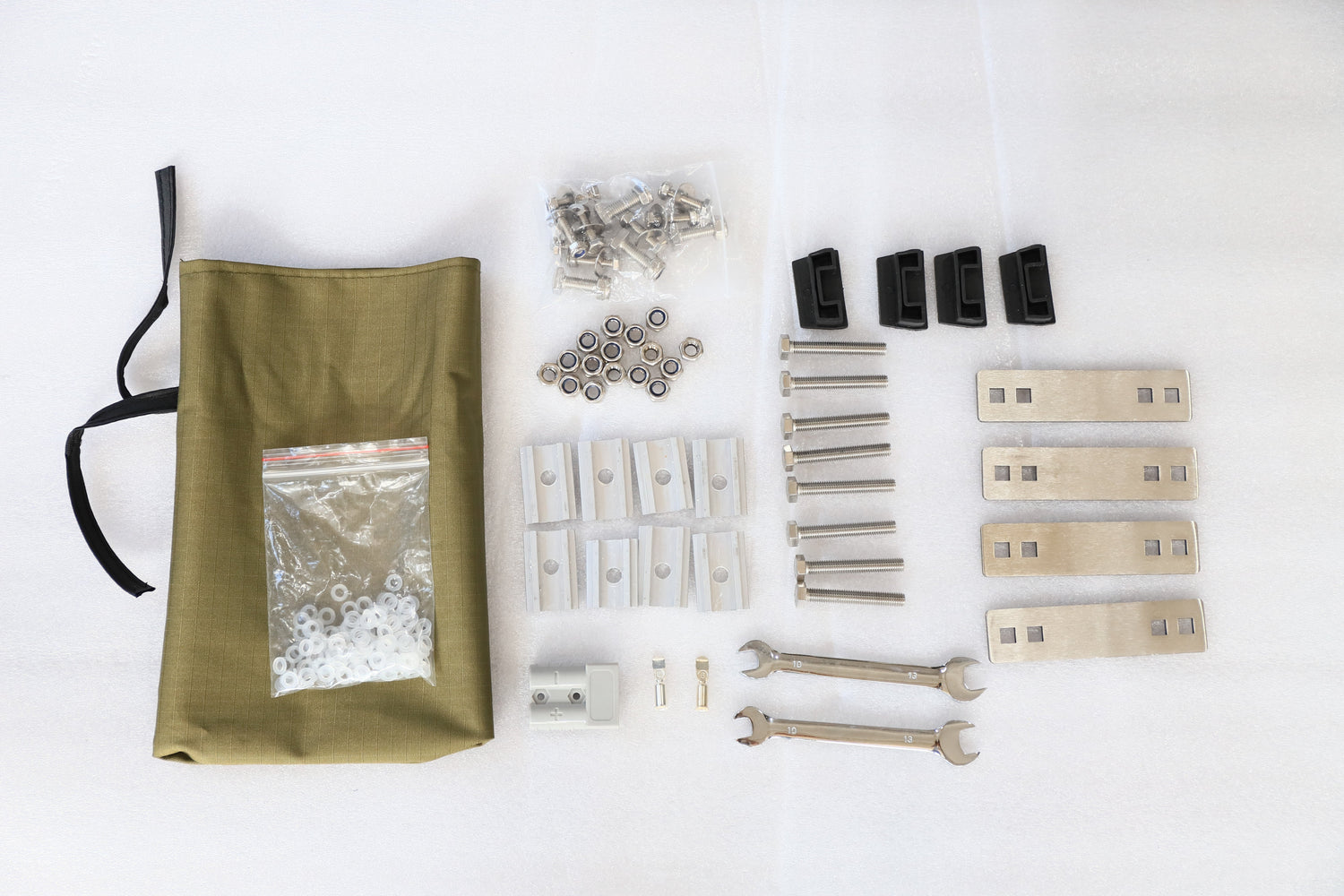 Naturnest  Sirius 1 Plus XXL Clamshell Rooftop Tent