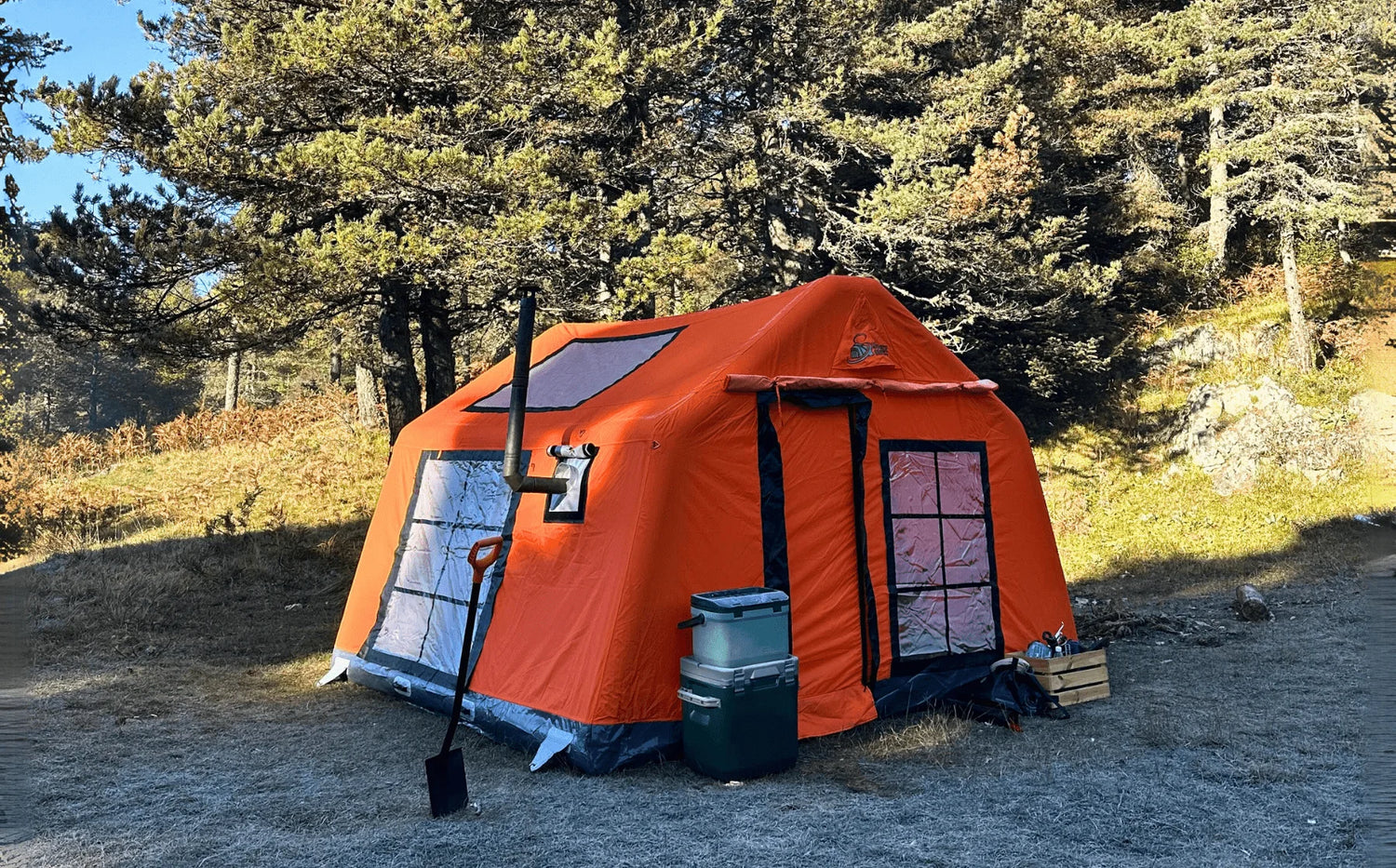 Sonmez Outdoor London Family Inflatable Tent with Digital Air Pump