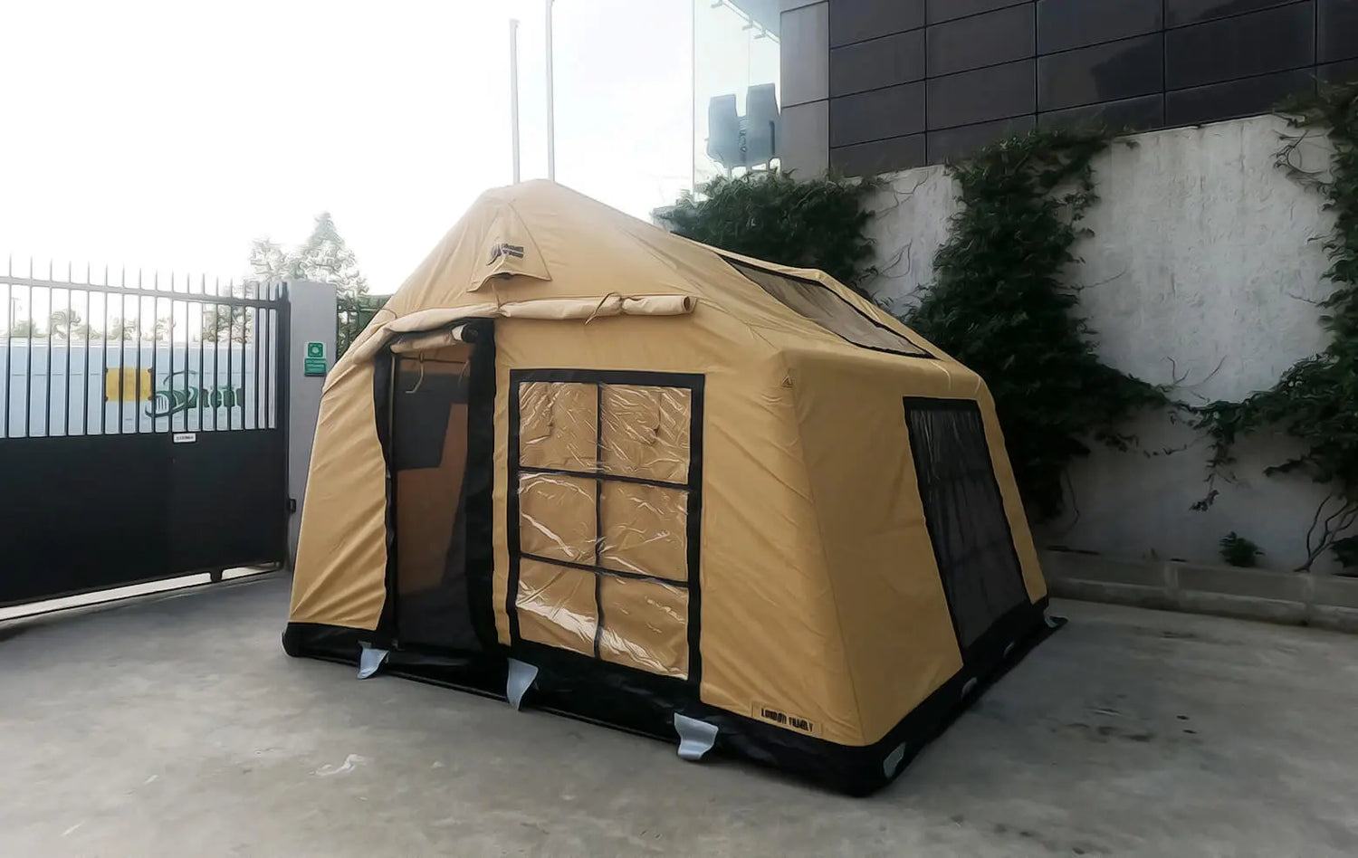 Sonmez Outdoor London Family Inflatable Tent with Digital Air Pump
