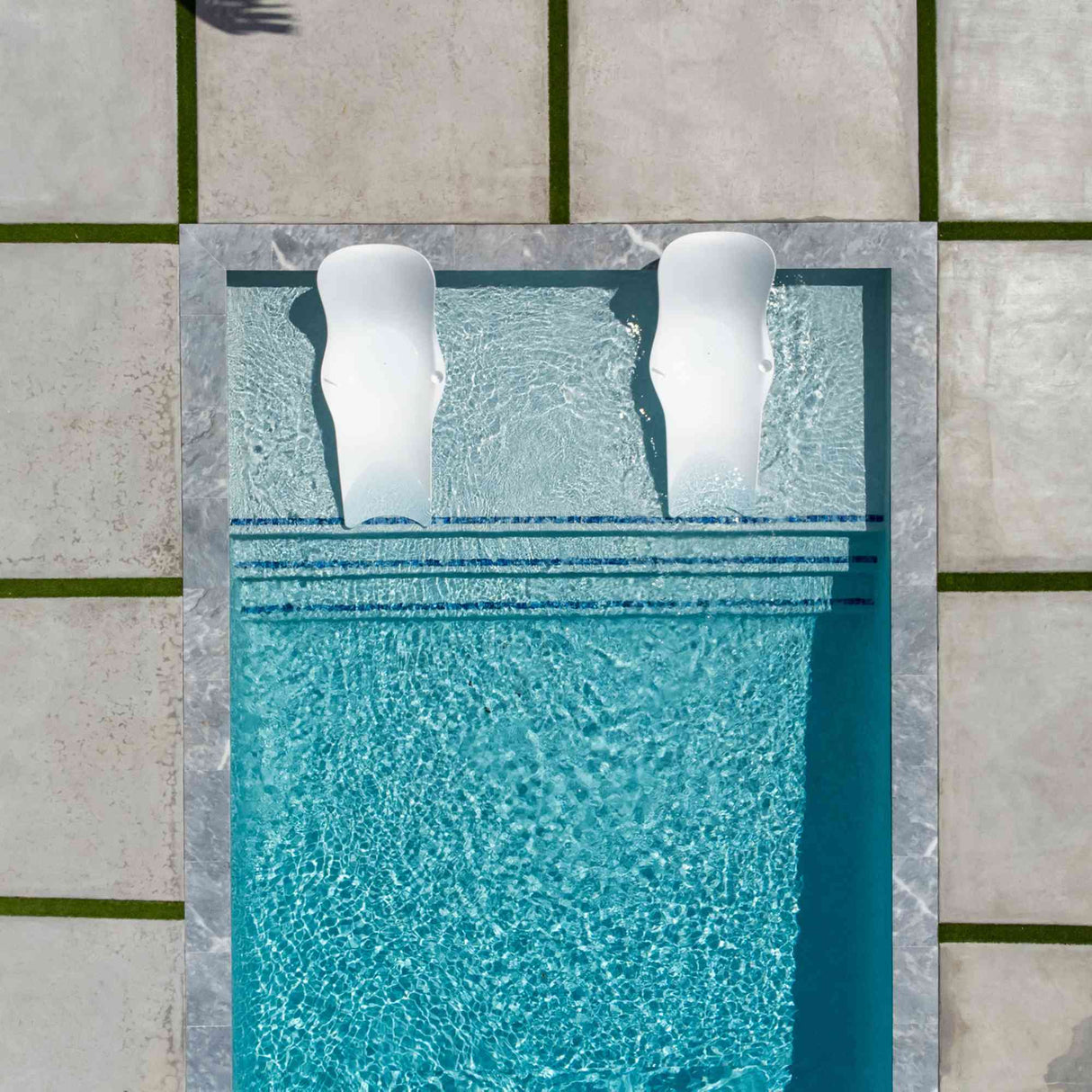 Panama Jack Set of 2 Wave In-Pool Chaise Lounger with End Table