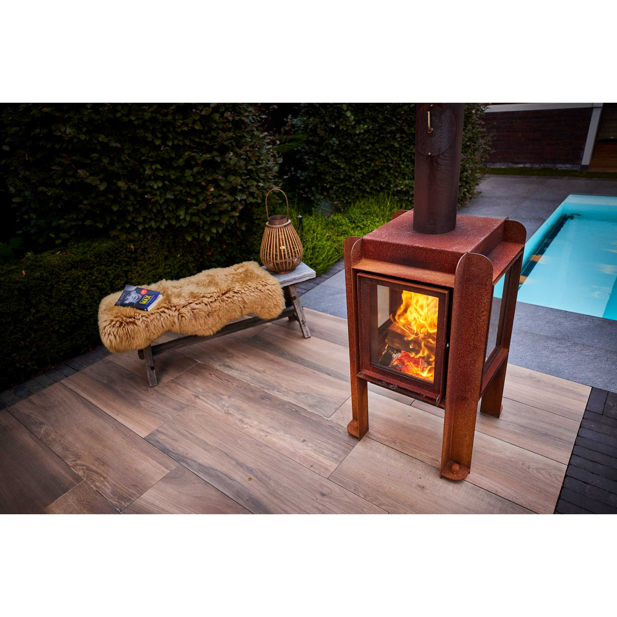 Fennek 50 4-Sided Glass Outdoor Fireplace FENNEK-50-4