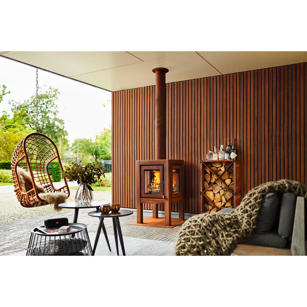 Quaruba XL 3-Sided Glass Outdoor Fireplace QUARUBA-XL-3
