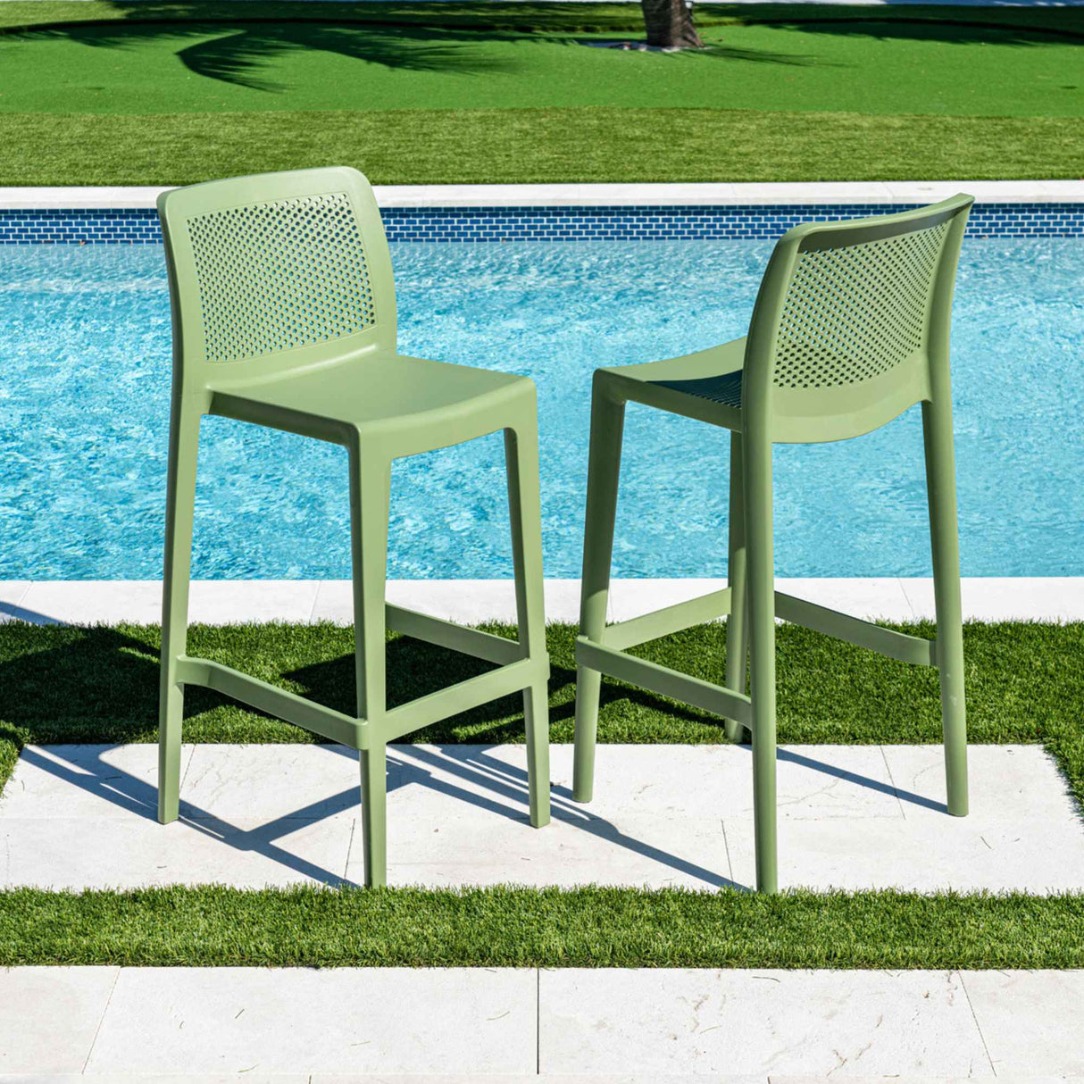 Rainbow Outdoor Lisa Set of 2 Barstools - Green