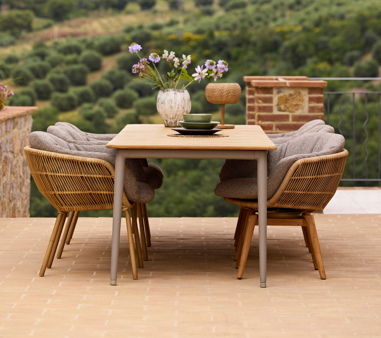 Core Outdoor Dining Table Teak Aluminium 274x90