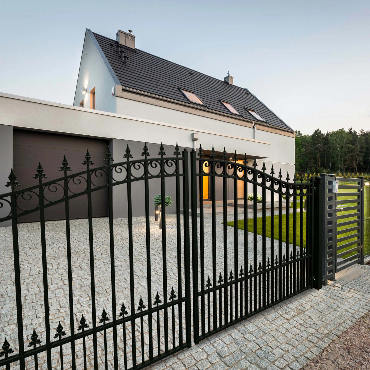 Chery Industrial 18’ x 6’ Steel Dual Swing Driveway Gate Prague‑Style