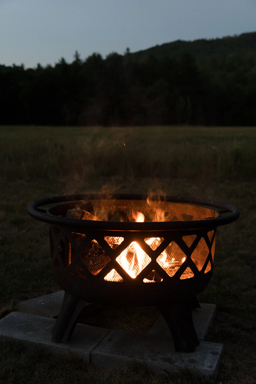 Essential Tips for Safely Using a Fire Pit in Your Backyard