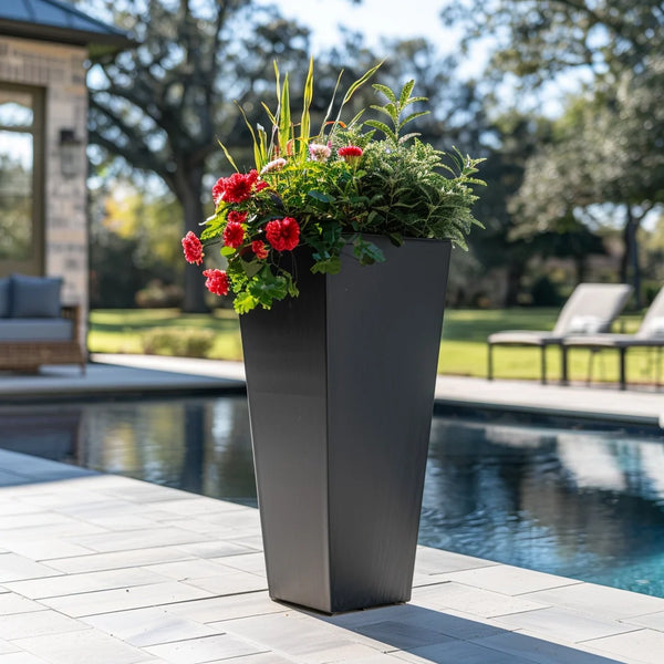Carbon Designs The Marlo Planter