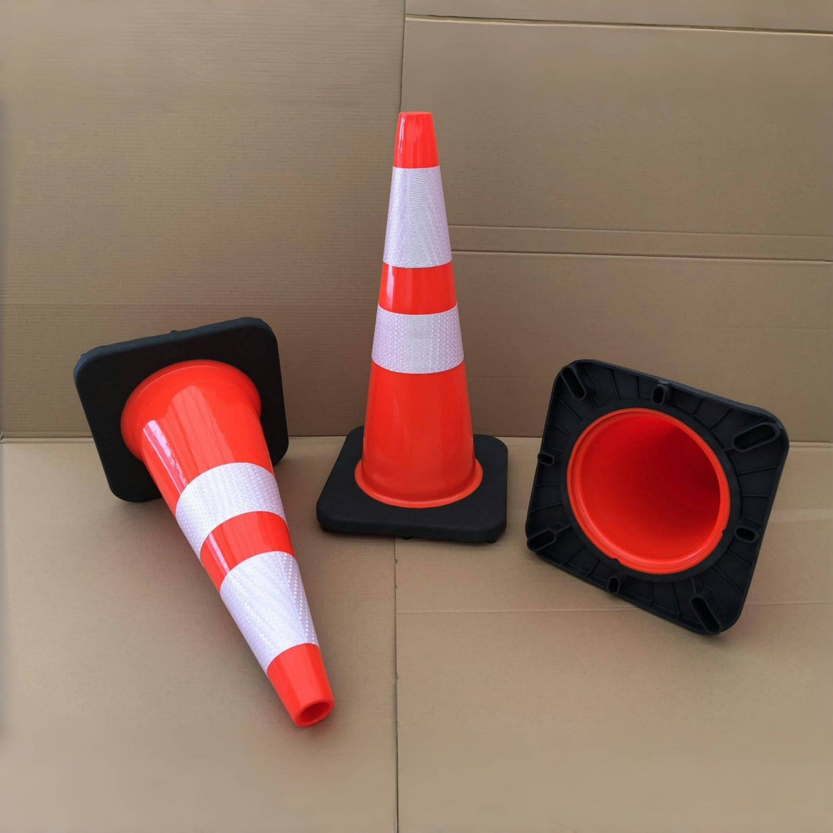 28" Traffic Cone, Reflective, Black Base