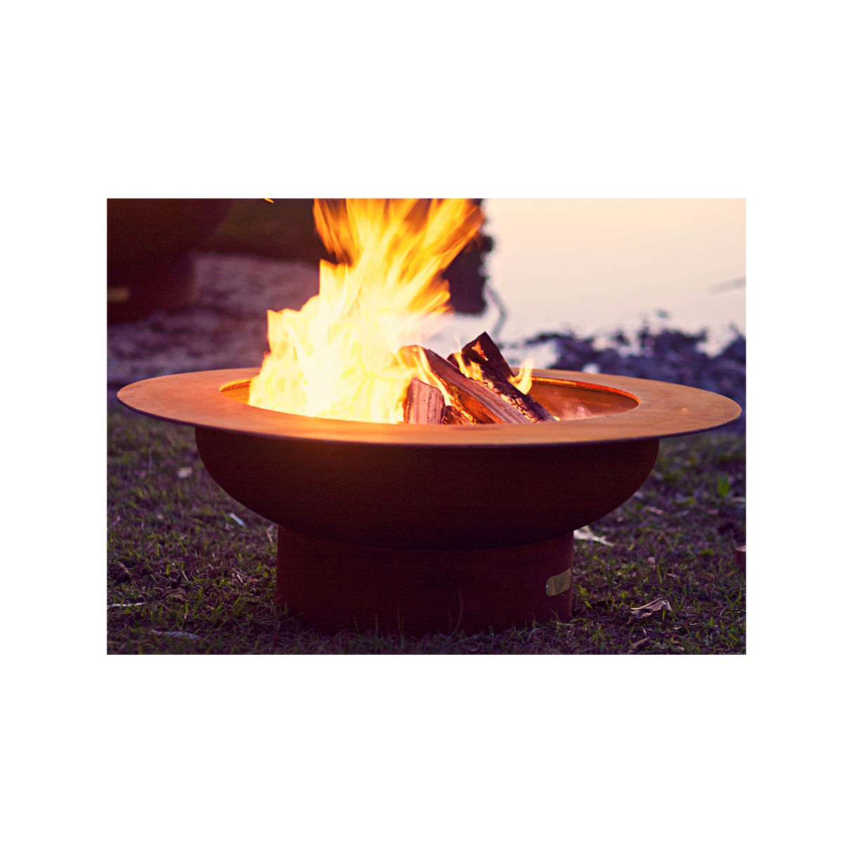 Fire Pit Art Saturn with lid Fire Pit