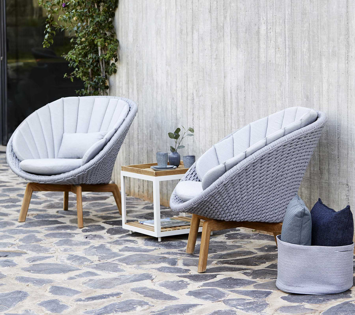 Peacock Outdoor Lounge Chair 5458RODGT-5458YS92