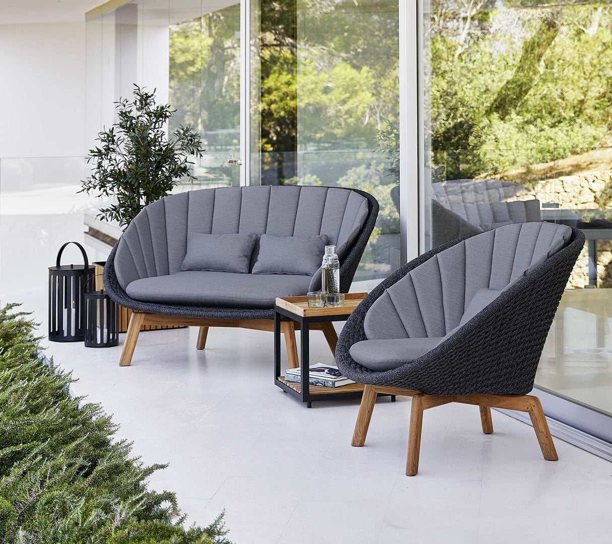 Peacock Outdoor Lounge Chair 5458RODGT-5458YS92