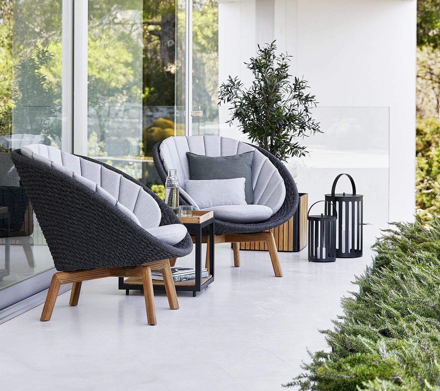 Peacock Outdoor Lounge Chair 5458RODGT-5458YS92