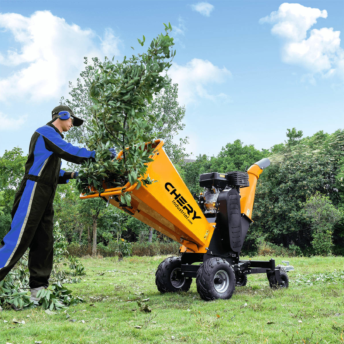 Chery Industrial 6" 15 HP 420cc Gas-Powered Wood Chipper