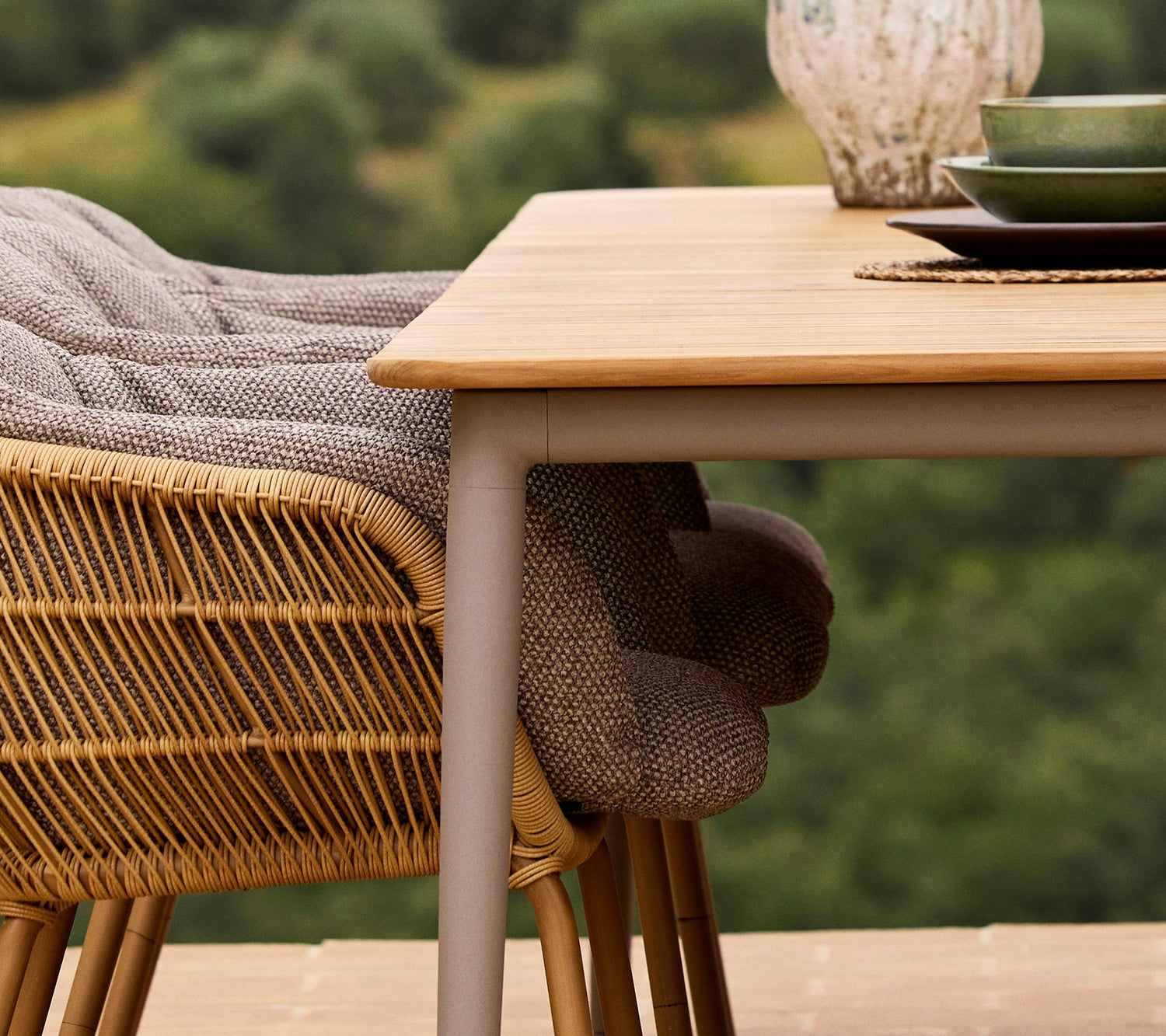 Core Outdoor Dining Table Teak Aluminium 274x90