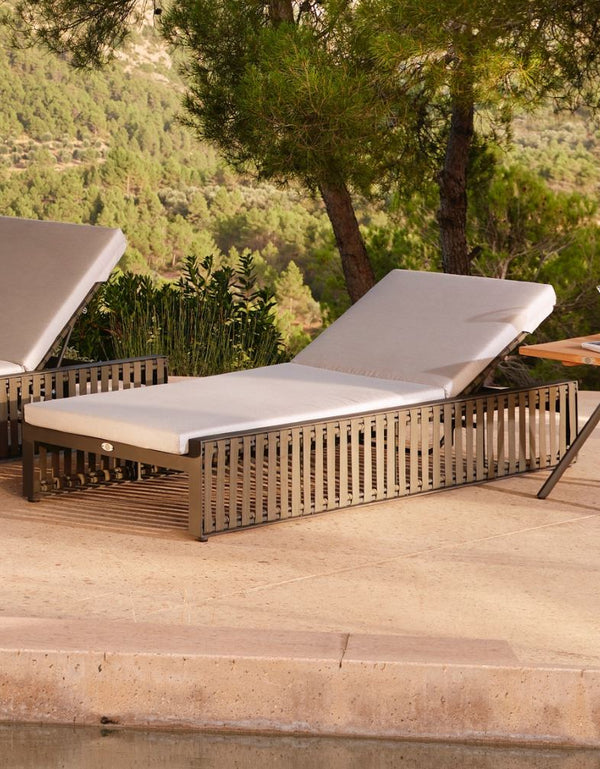 Skyline Design Horizon Chaise Lounger with Sunbrella Cushion