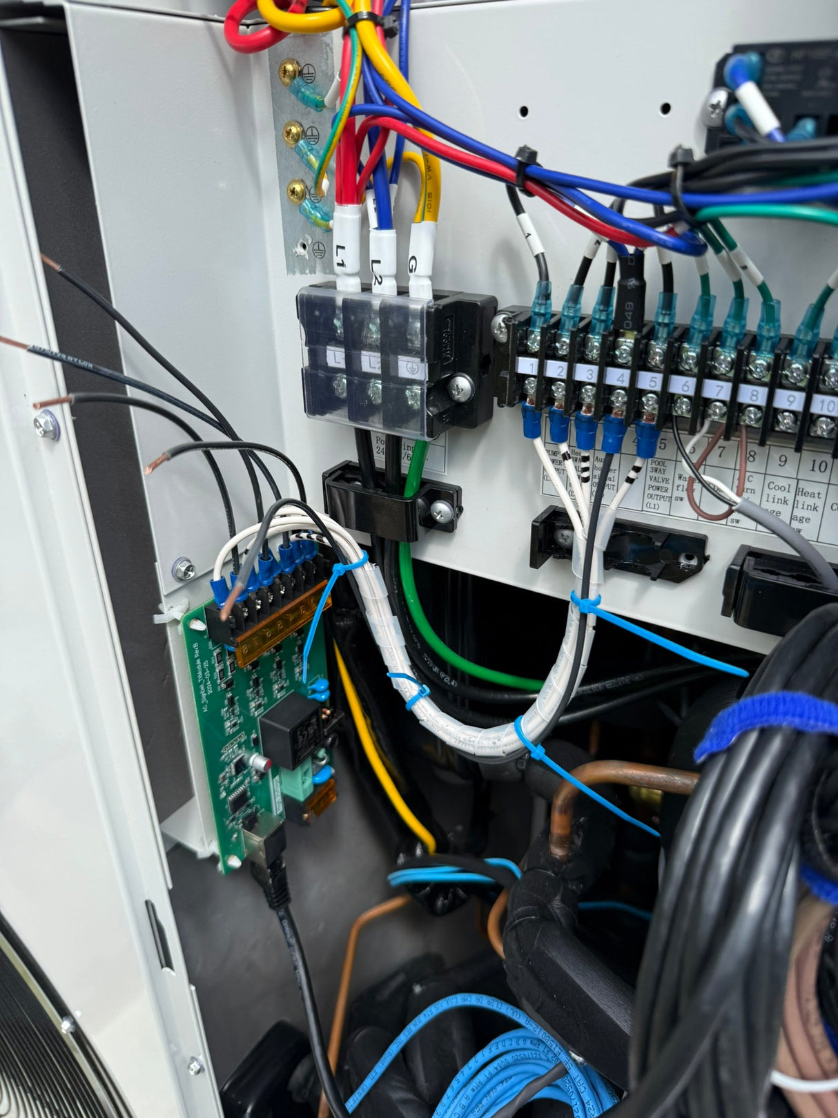 APOLLO Commercial Heat Pump - 72k BTU / 6 Ton - Air to Water - EVI Inverter DC Technology