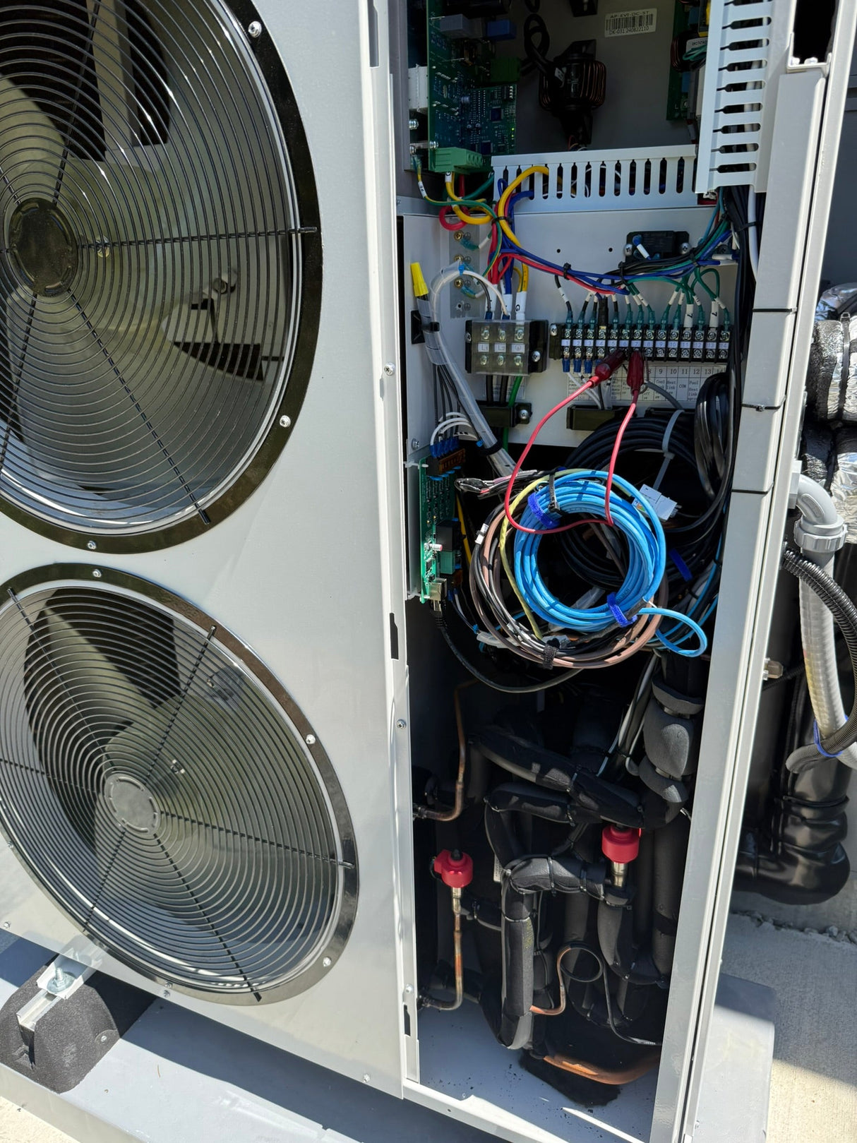 APOLLO Central Heat Pump - 72k btu / 6 ton - Air to Water - EVI Inverter DC technology