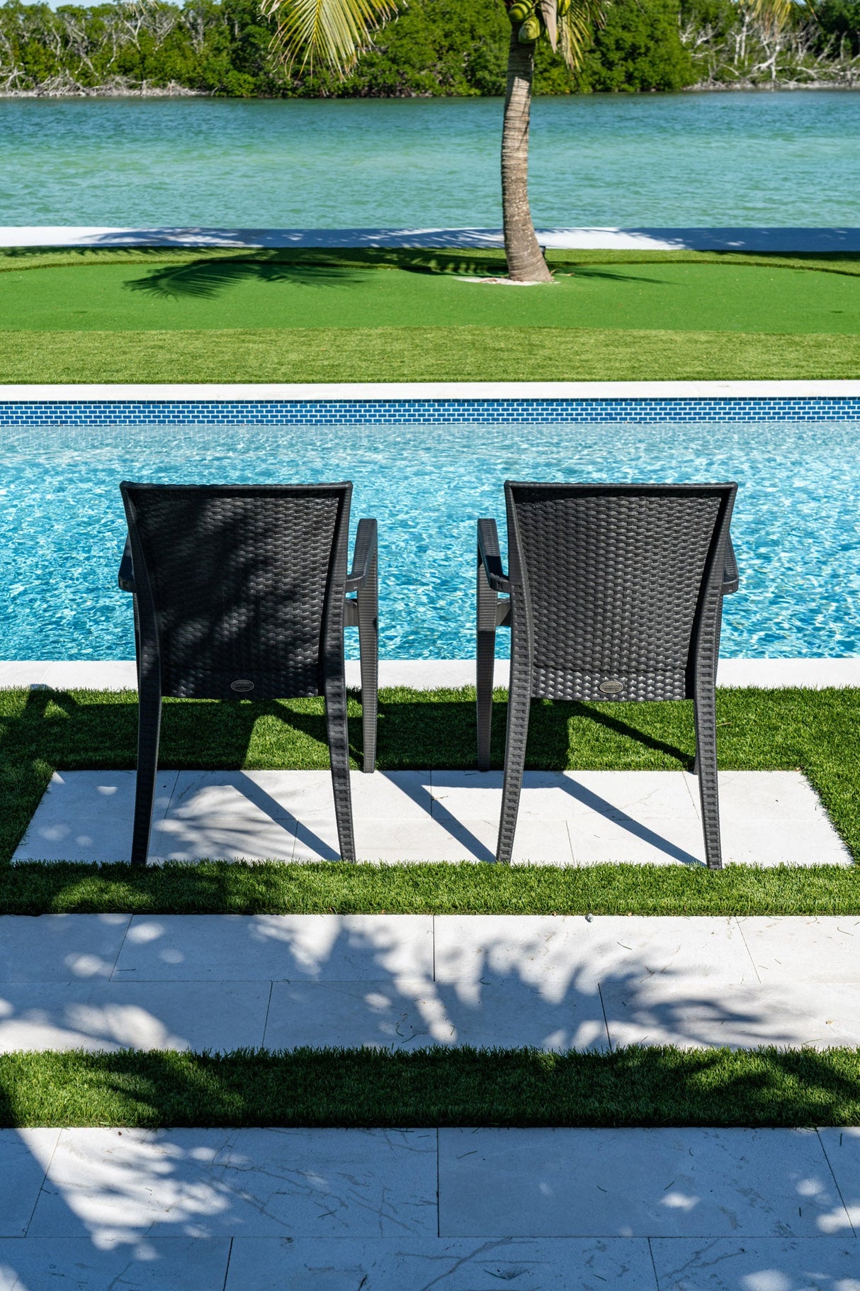 Rainbow Outdoor Montana Set of 2 Stackable Armchair-Anthracite