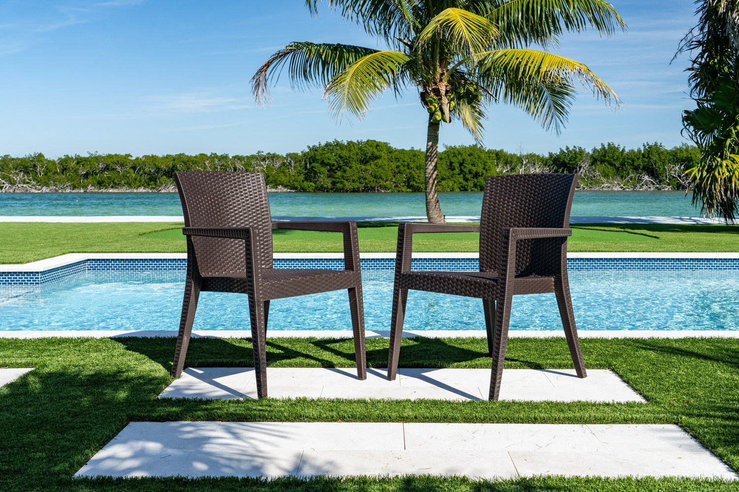 Rainbow Outdoor Montana Set of 2 Stackable Armchair-Brown