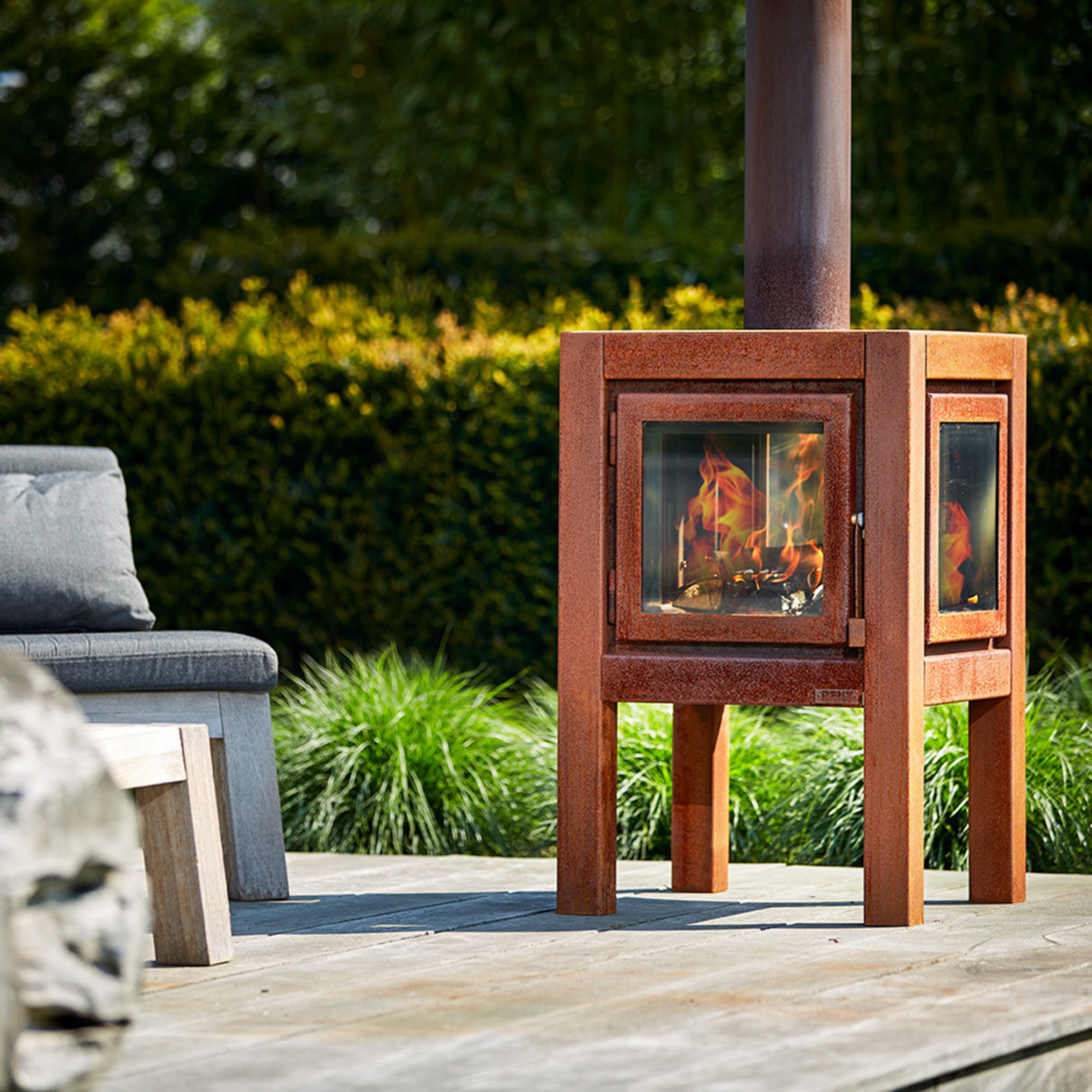 Quaruba L 3-Sided Glass Outdoor Fireplace QUARUBA-L-3