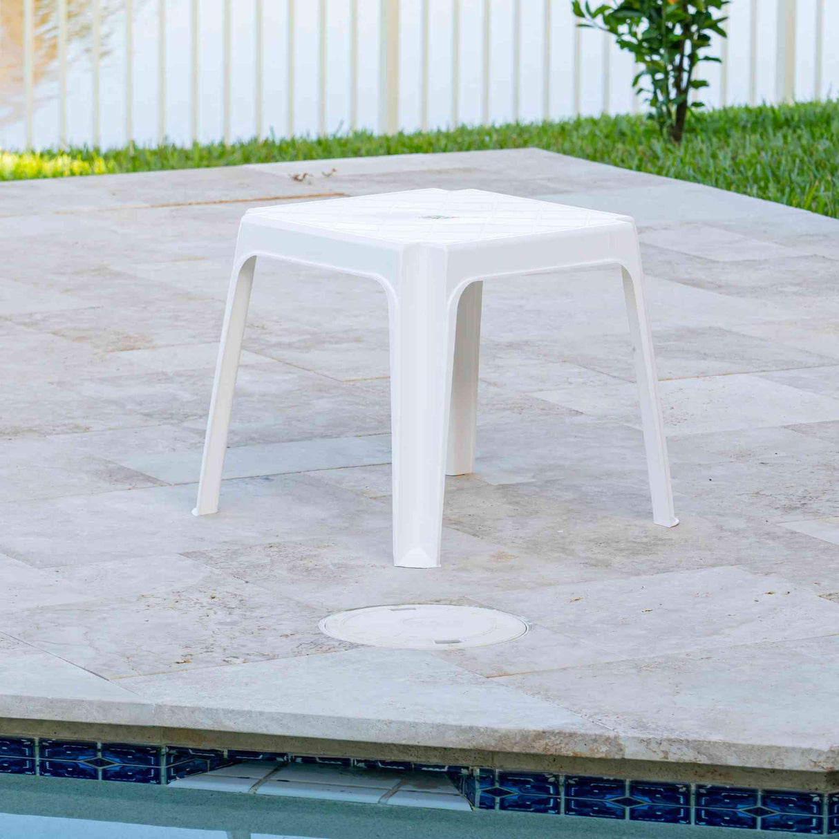 Rainbow Outdoor Lara Stackable End Table White