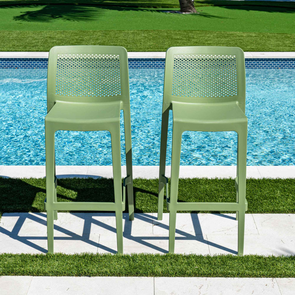 Rainbow Outdoor Lisa Set of 2 Barstools - Green