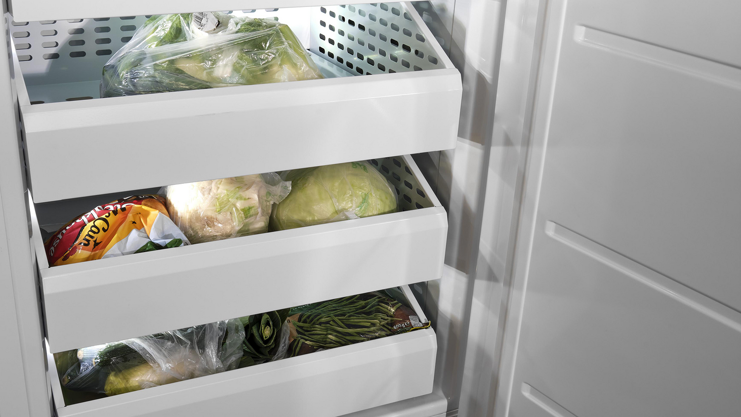 Fulgor Milano 700 Series 36 Inch 21.54 Cu. Ft. Built-In Panel Ready Column Freezer Right Hinge F7IFC36O1-R